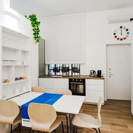 Commenda 33 * Milan